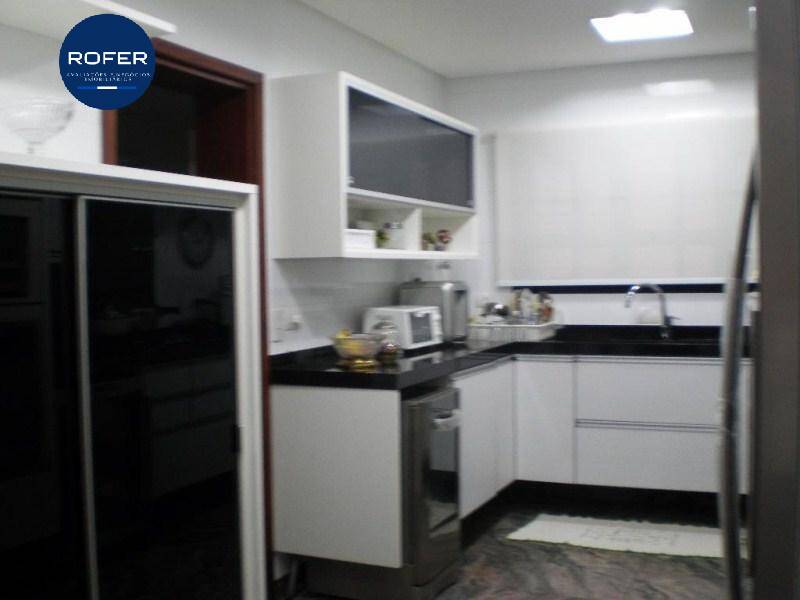 Apartamento à venda com 3 quartos, 243m² - Foto 16