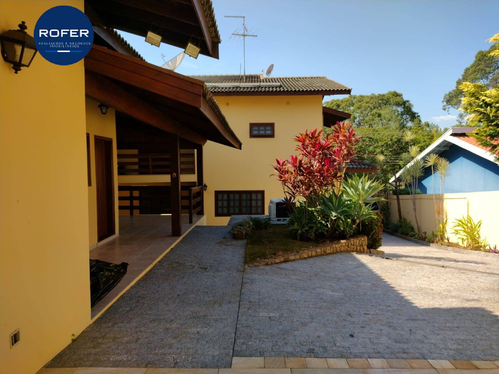 Casa à venda com 5 quartos, 388m² - Foto 2