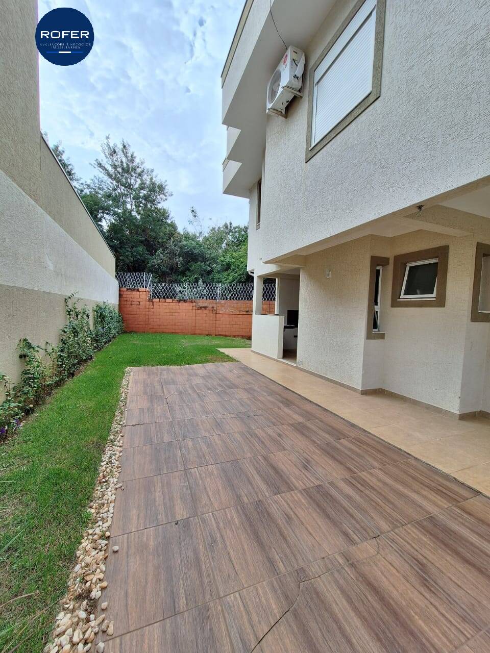 Casa à venda e aluguel com 3 quartos, 245m² - Foto 8