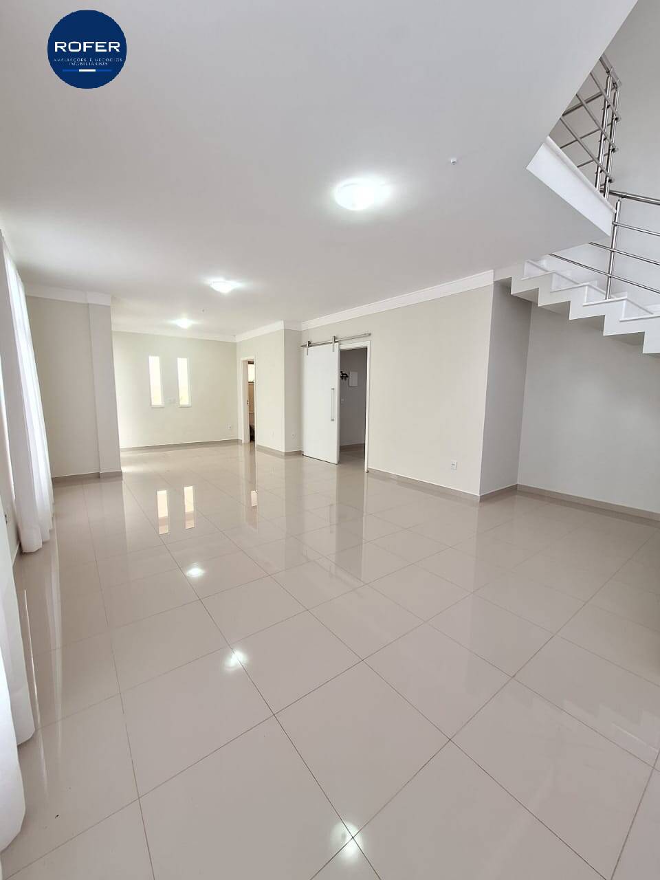 Casa à venda e aluguel com 3 quartos, 245m² - Foto 6