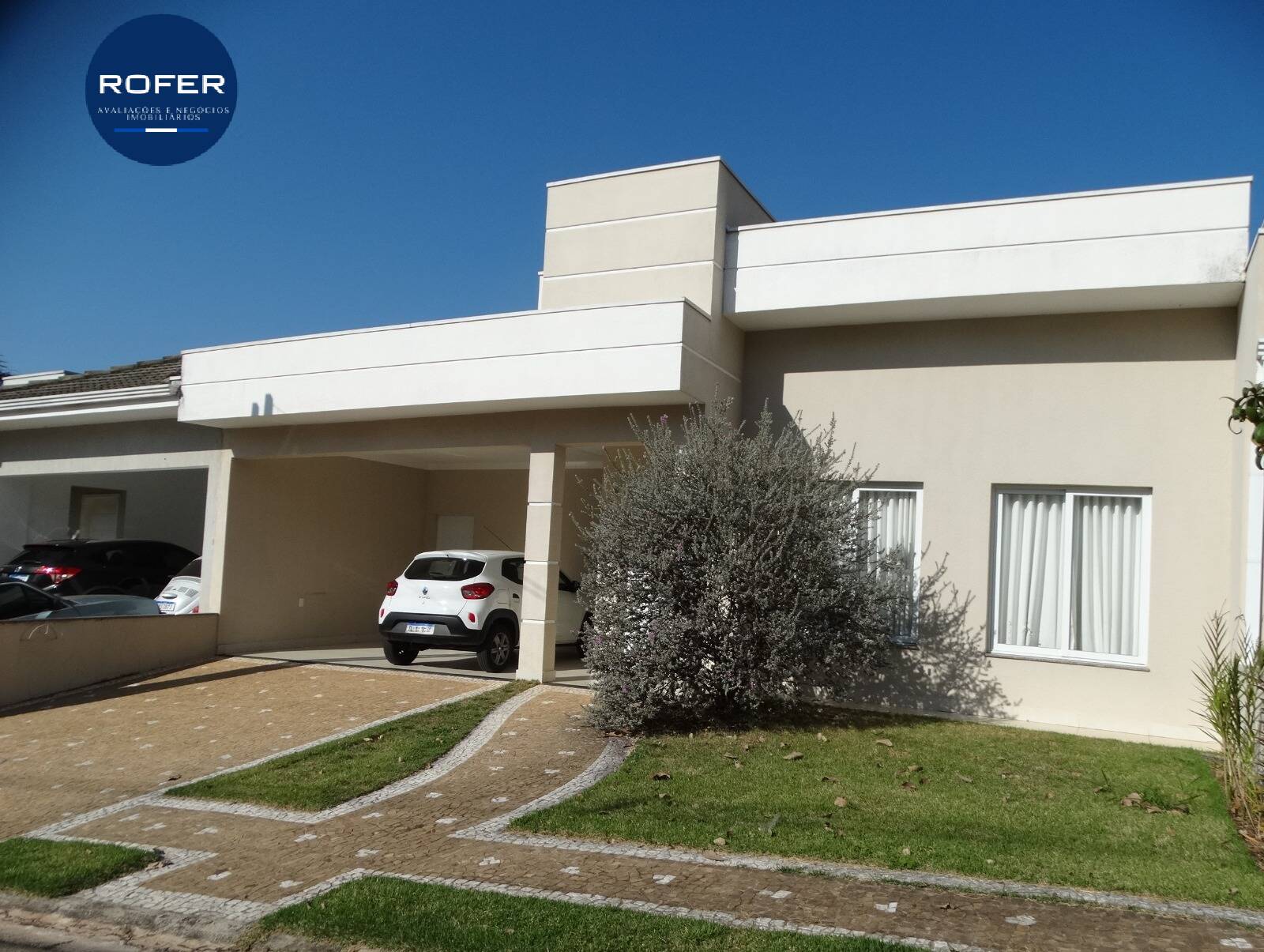 Casa à venda com 3 quartos, 168m² - Foto 1